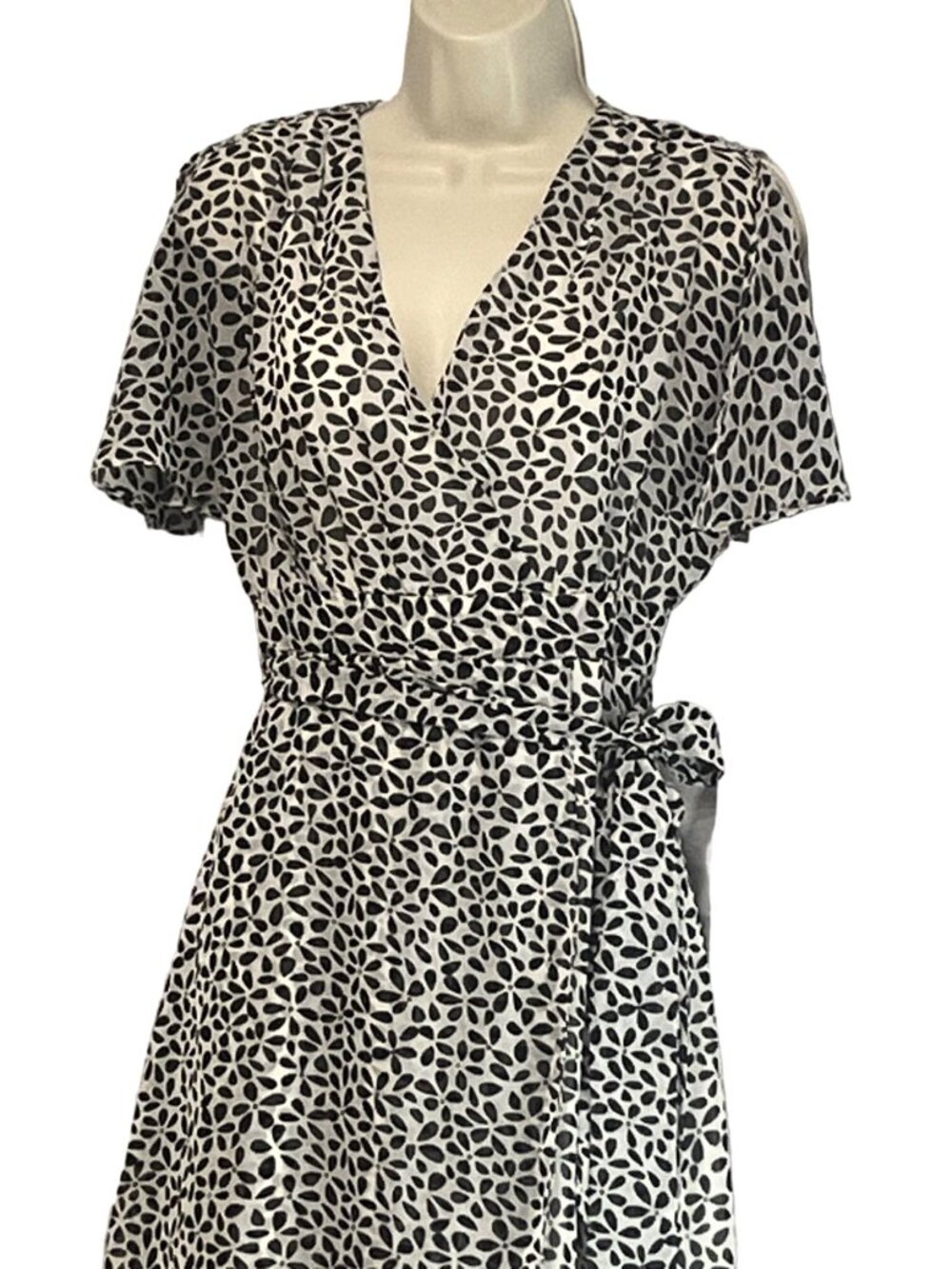 Eliza J. Split Sleeve Faux Wrap Dress, White/Black, Sz. 0 - Picture 3 of 12